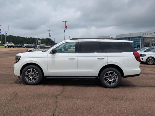 White 2026 Ford Expedition Active
