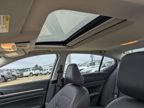 2025 Nissan Altima SR FWD