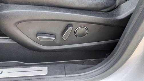 Ingot Silver Metallic 2015 Lincoln MKC Base