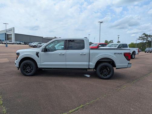 Avalanche 2026 Ford F-150 XLT
