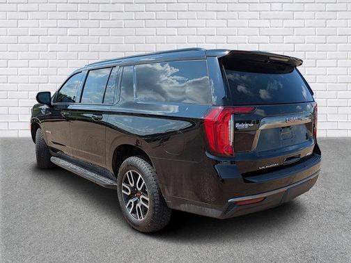 2023 GMC Yukon XL 4WD AT4