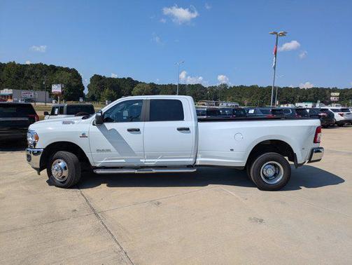 2024 RAM 3500 Big Horn Crew Cab 4x4 8' Box