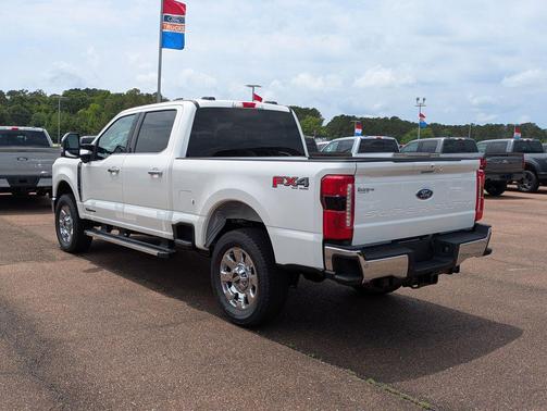 Star White Metallic Tri-Coat 2026 Ford F-250 Lariat