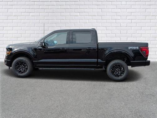 Agate Black Metallic 2026 Ford F-150 XLT