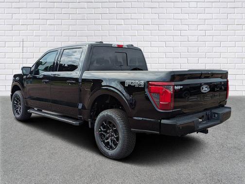 Agate Black Metallic 2026 Ford F-150 XLT