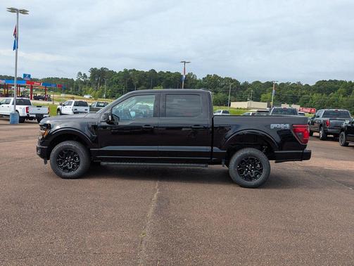 Agate Black Metallic 2026 Ford F-150 XLT