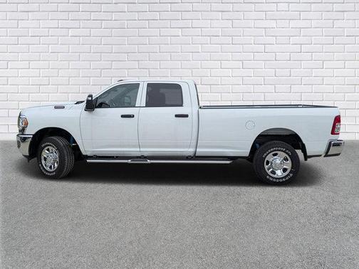 2024 RAM 2500 Tradesman Crew Cab 4x4 8' Box