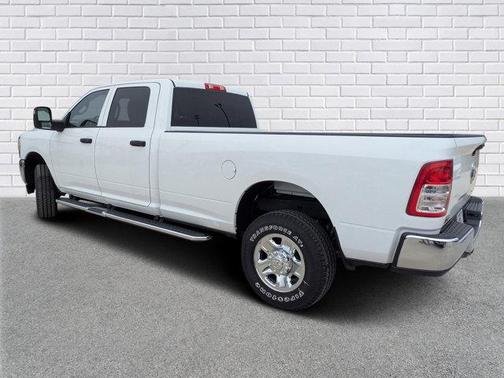 2024 RAM 2500 Tradesman Crew Cab 4x4 8' Box