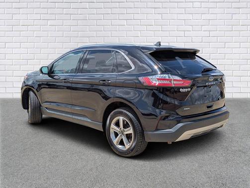 Agate Black Metallic 2022 Ford Edge SEL