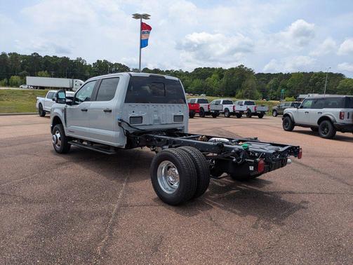 Avalanche 2026 Ford F-350 XL