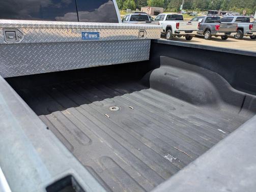 Bright Silver Metallic Clearcoat 2017 RAM 2500 Laramie Crew Cab 4x4 6'4' Box