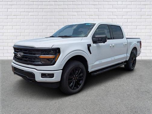 Oxford White 2026 Ford F-150 XLT