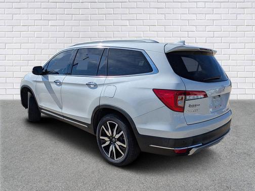 2021 Honda Pilot Touring 8-Passenger