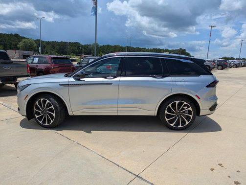 2024 Lincoln Nautilus Black Label