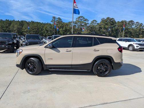 2022 GMC Terrain AWD AT4