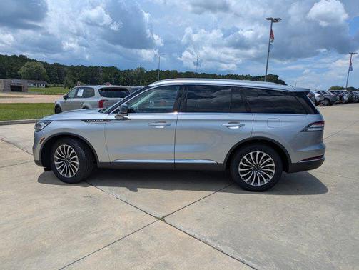 2022 Lincoln Aviator Standard
