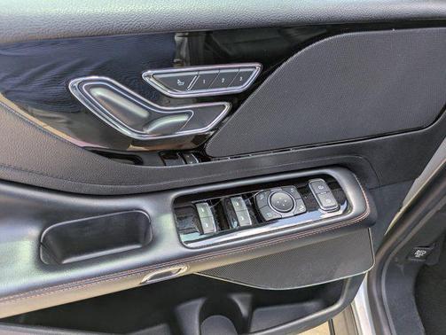 2022 Lincoln Aviator Standard