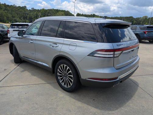 2022 Lincoln Aviator Standard