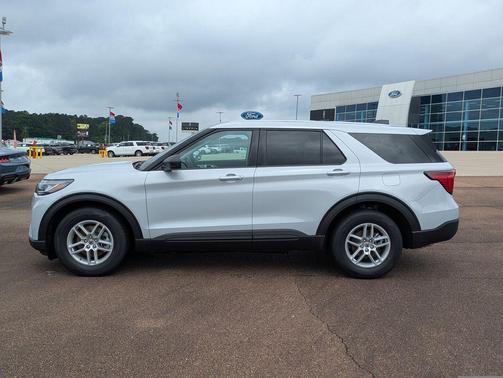 White 2026 Ford Explorer Active