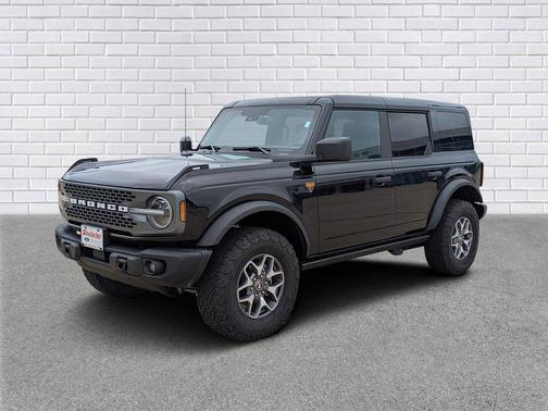 Shadow Black 2025 Ford Bronco Badlands