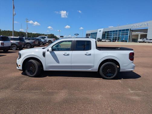 2025 Ford Maverick Lobo Standard