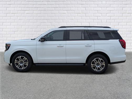 Oxford White 2025 Ford Expedition Active