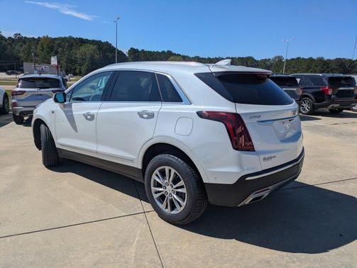 2022 Cadillac XT5 Premium Luxury