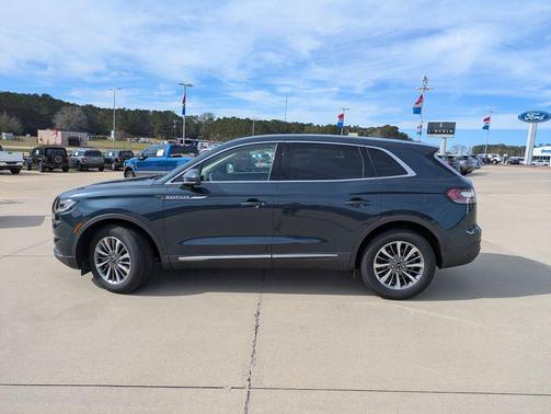 2022 Lincoln Nautilus Standard