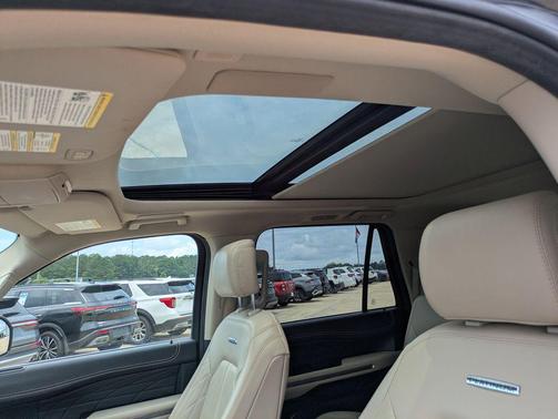 Dark Matter Metallic 2022 Ford Expedition Max Platinum