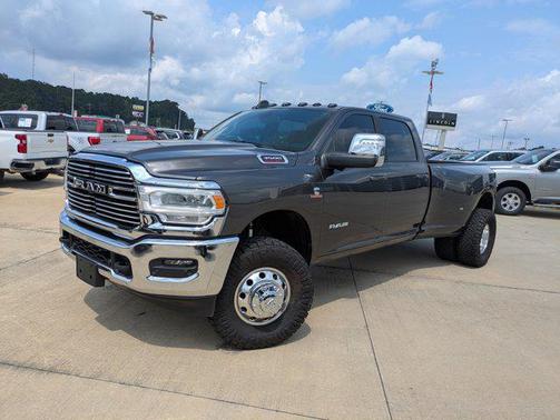2024 RAM 3500 Laramie Crew Cab 4x4 8' Box