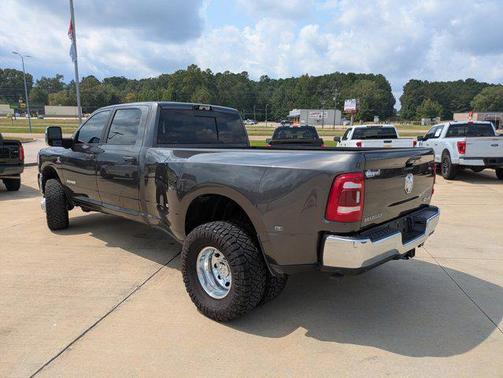 2024 RAM 3500 Laramie Crew Cab 4x4 8' Box