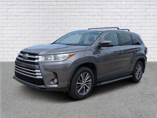 Predawn Gray Mica 2019 Toyota Highlander XLE
