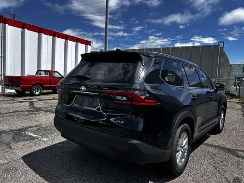 Midnight Black Metallic 2025 Toyota Grand Highlander XLE