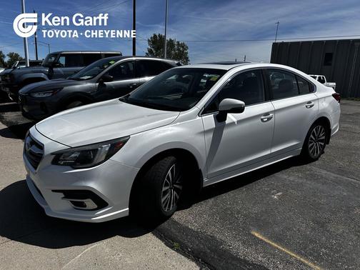 Crystal White Pearl 2018 Subaru Legacy Premium