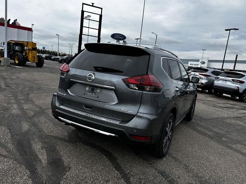 Gun Metallic 2020 Nissan Rogue SV