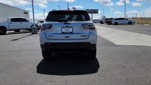 Silver Zynith Metallic Clearcoat 2025 Jeep Compass Trailhawk