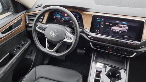 Platinum Gray Metallic 2025 Volkswagen Atlas 2.0T SE w/Technology 4MOTION