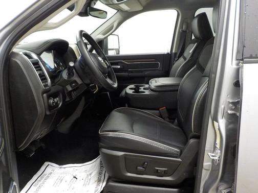 2024 RAM 2500 Laramie 4x4 Crew Cab 6'4'' Box