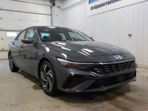 2025 Hyundai ELANTRA SEL