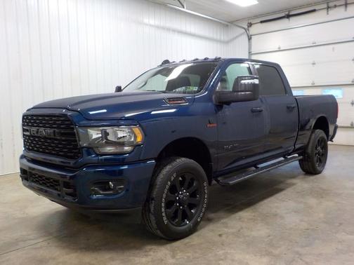 2024 RAM 3500 Big Horn 4x4 Crew Cab 6'4'' Box