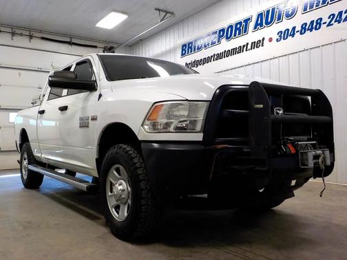 White 2016 RAM 2500 4WD Crew Cab 149'' Tradesman