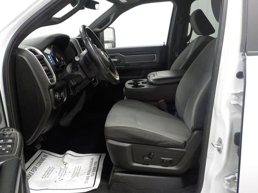 2023 RAM 2500 Big Horn 4x4 Crew Cab 6'4'' Box