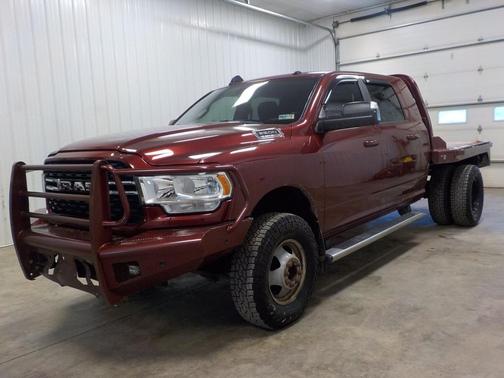 2022 RAM 3500 Big Horn 4x4 Mega Cab 6'4'' Box