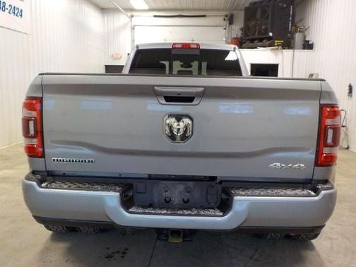 2022 RAM 3500 Big Horn 4x4 Crew Cab 8' Box