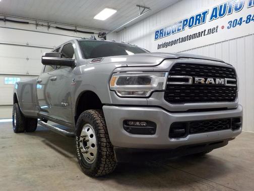 2022 RAM 3500 Big Horn 4x4 Crew Cab 8' Box