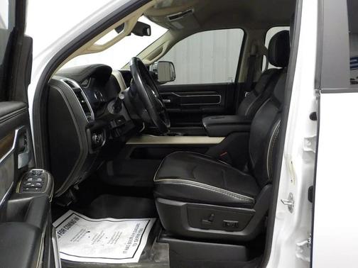 2022 RAM 2500 Laramie 4x4 Crew Cab 6'4'' Box