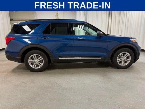 Blue Metallic 2022 Ford Explorer XLT