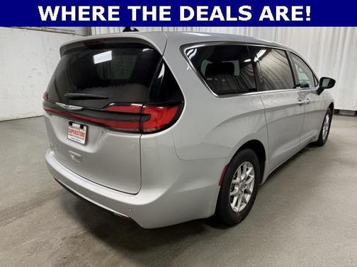 2024 Chrysler Pacifica Touring-L