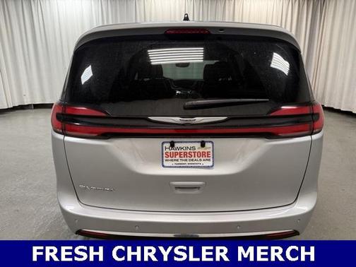 2024 Chrysler Pacifica Touring-L