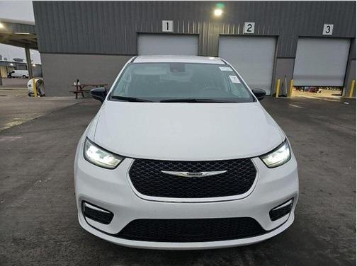 2024 Chrysler Pacifica Touring-L
